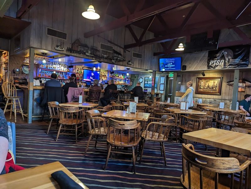You'll Understand The Hype After Visiting These 13 Idaho Restaurants - Decor Hint The Sandpiper Restaurant
