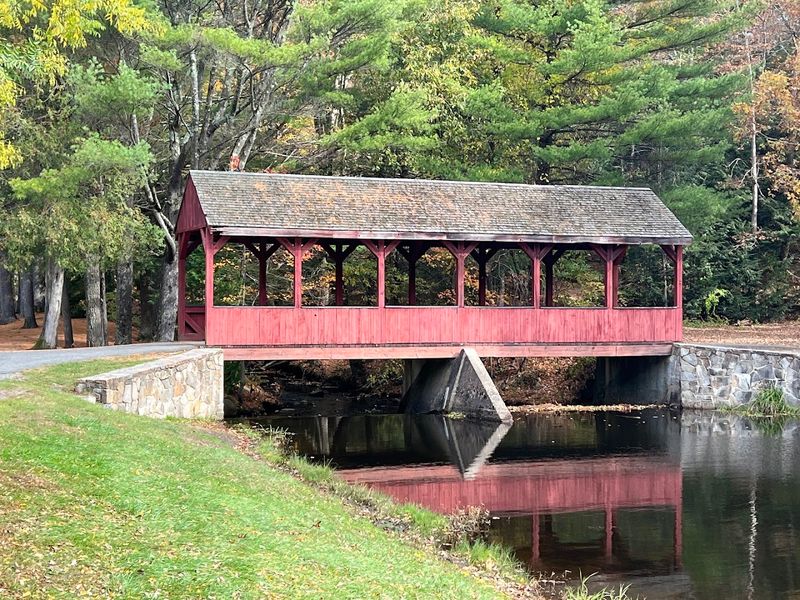 Stratton Brook State Park, Simsbury