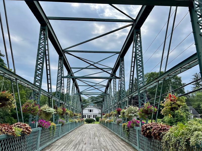 Old Drake Hill Flower Bridge, Simsbury