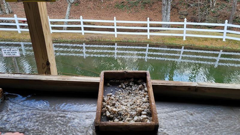 11 North Carolina Rockhounding Spots Where Crystals And Hidden Gems Wait - Decor Hint Gem Mountain Keeps Spruce Pine Sparkling