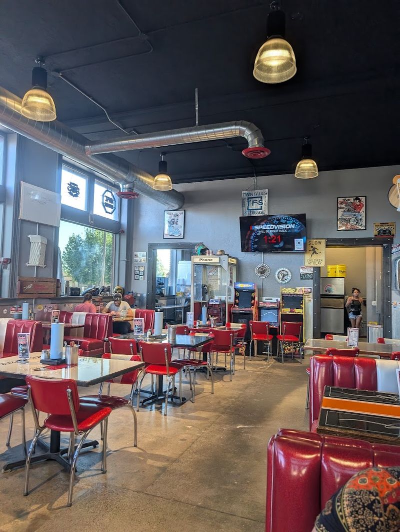 Guppies Hot Rod Grille