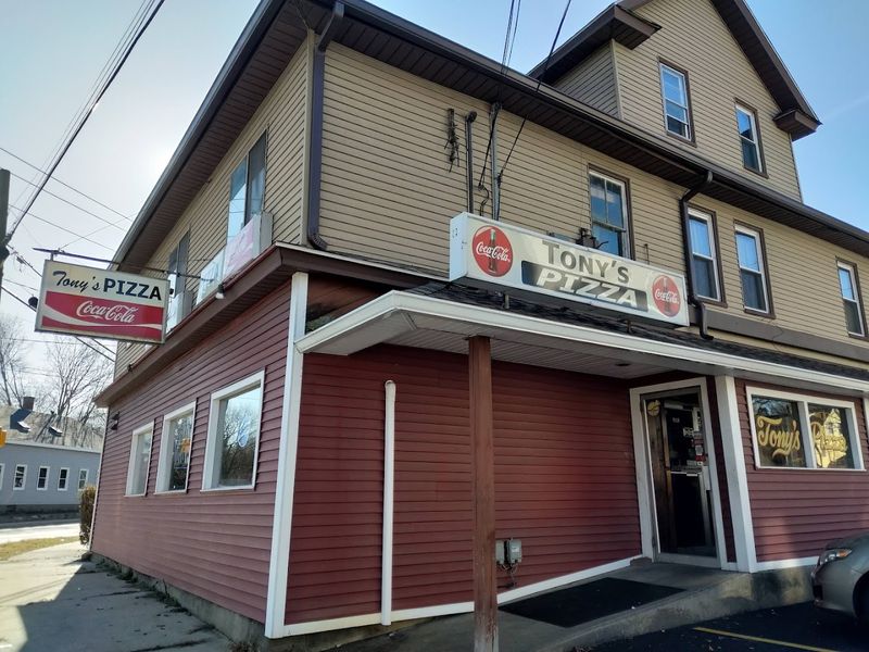 10 Hole-In-The-Wall Pizzerias In Connecticut That Locals Swear Are Worth The Drive - Decor Hint Tony's Pizza, Willimantic