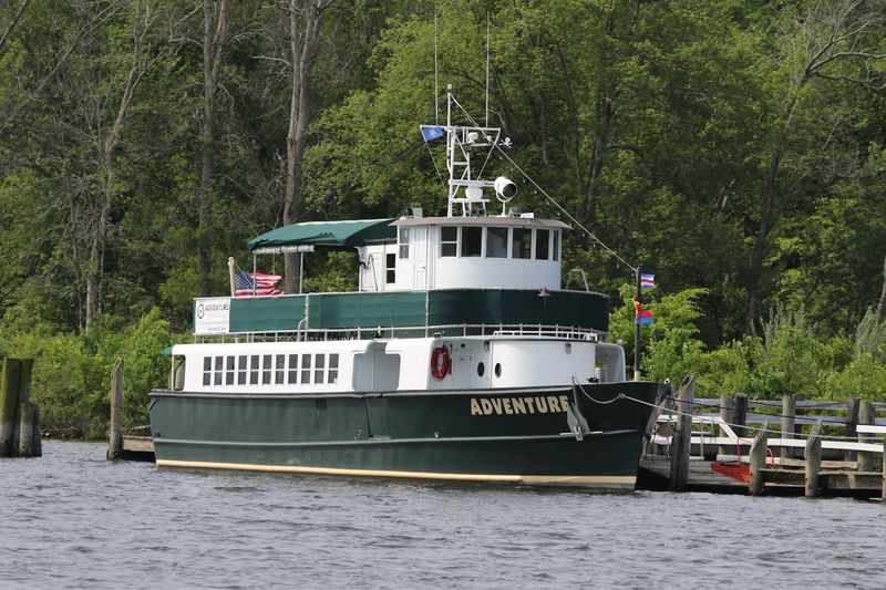10 Connecticut River Adventures That Feel Like A Peaceful Escape From Everyday Life - Decor Hint RiverQuest Eco-Tours (Connecticut River Museum)