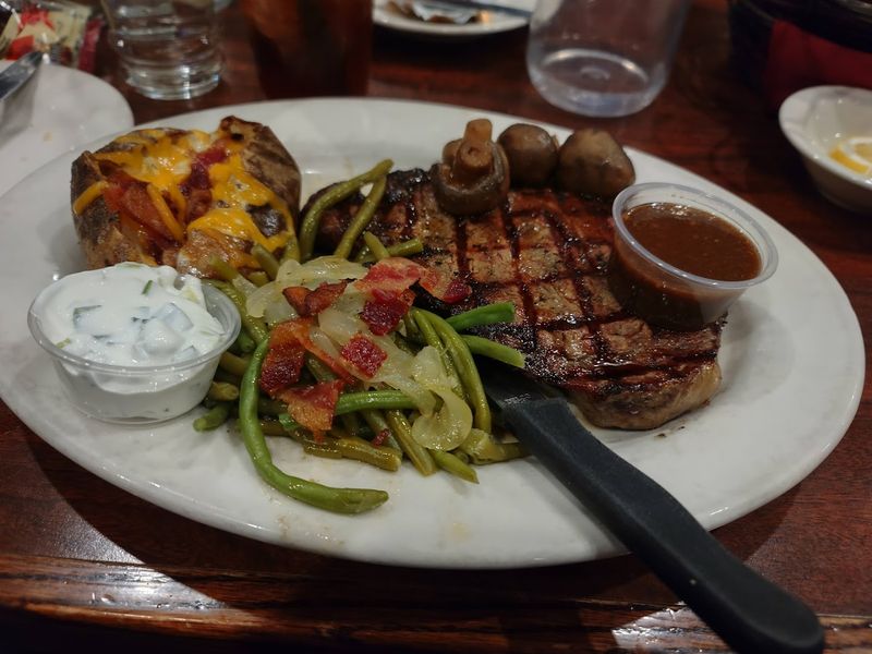 Louie's Steak & Seafood, Kenai