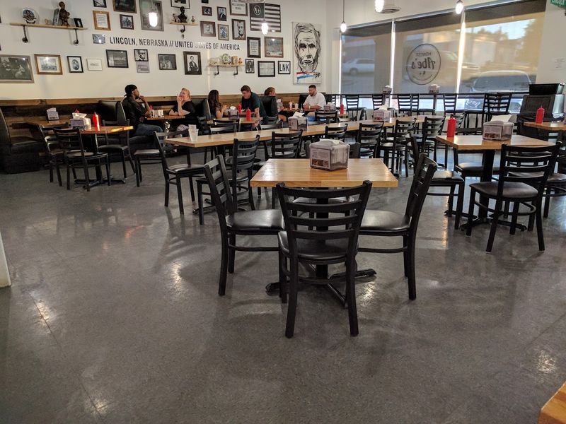 10 Nebraska Cheeseburgers So Tasty You'll Be Craving Them For Days - Decor Hint Honest Abe's
