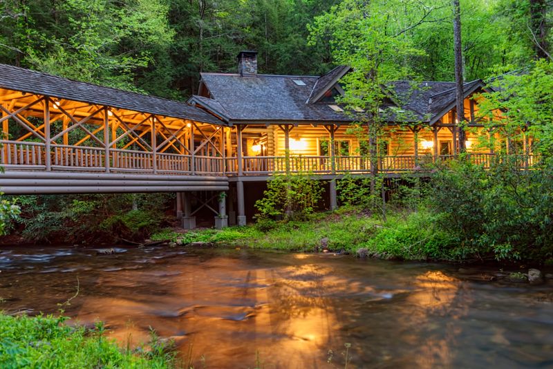 Comfortable Cabin Rentals For A Cozy Getaway