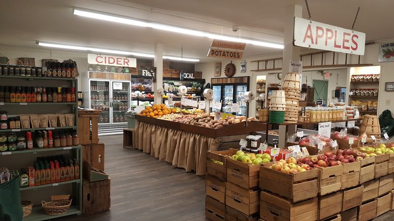 The Farm Market Inside The Barn
