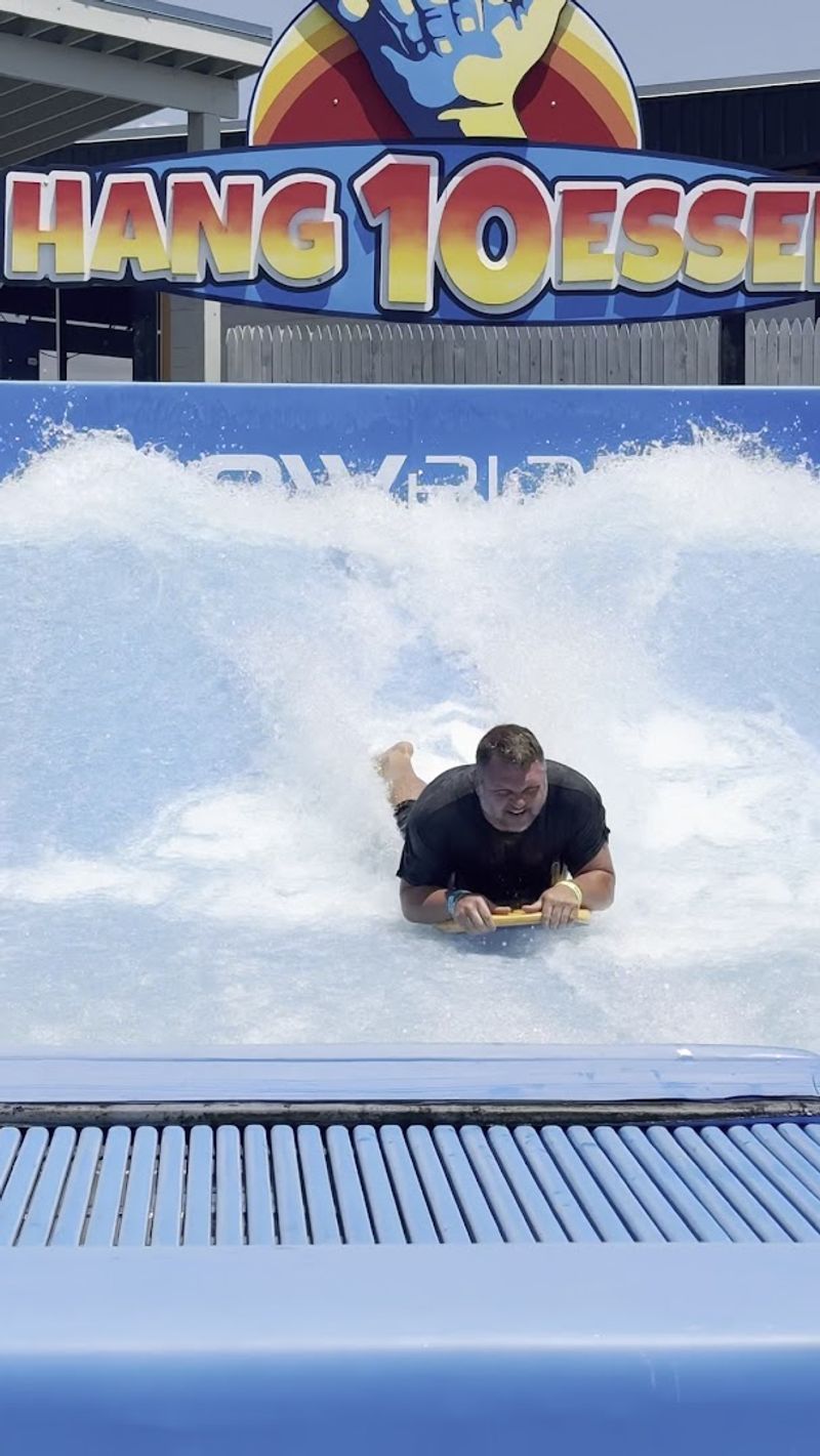 This Huge Tennessee Waterpark Is A Summer Dream Come True - Decor Hint The Wave Pool Experience You Did Not Know You Needed