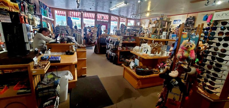 Souvenirs And Gifts Make Waiting In Line More Dangerous