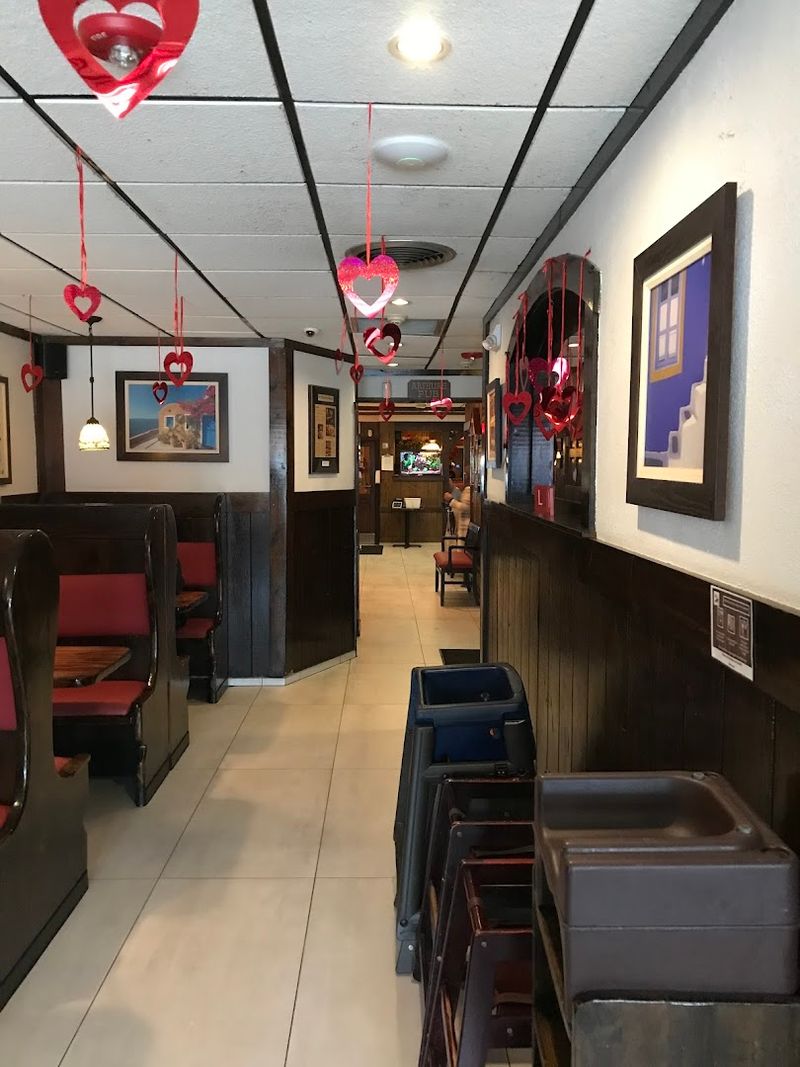 These 9 Rhode Island Restaurants Have Been Winning Over Pizza Lovers For Years - Decor Hint The Big Cheese & Pub, Cranston
