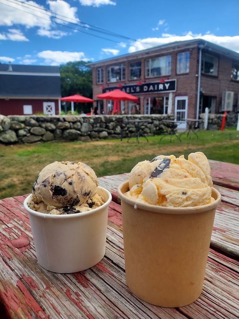 Michael's Dairy, New London