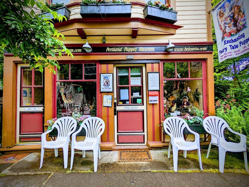 Few People Know Oregon Is Home To An Enchanting Puppet Museum - Decor Hint A Museum Unlike Any Other