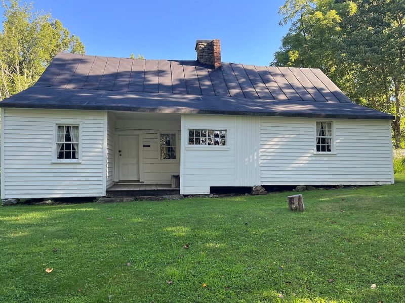 The Beauty Along This Virginia Lake Trail Makes The Whole Outing Worthwhile - Decor Hint Johnson Farm, History On The Hillside