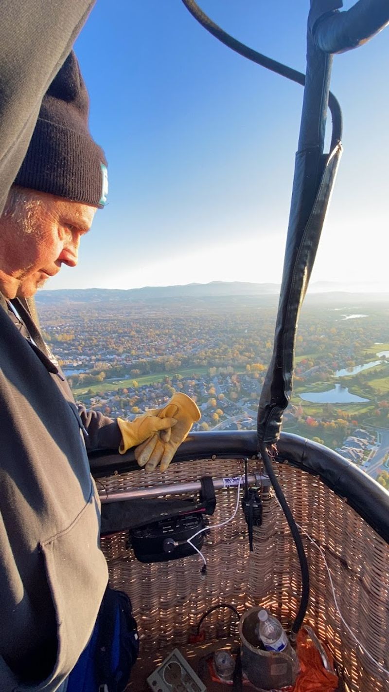 This Idaho Balloon Ride At Dawn Turns Every View Into The One You Won't Forget - Decor Hint The Pilot's Craft And Experience