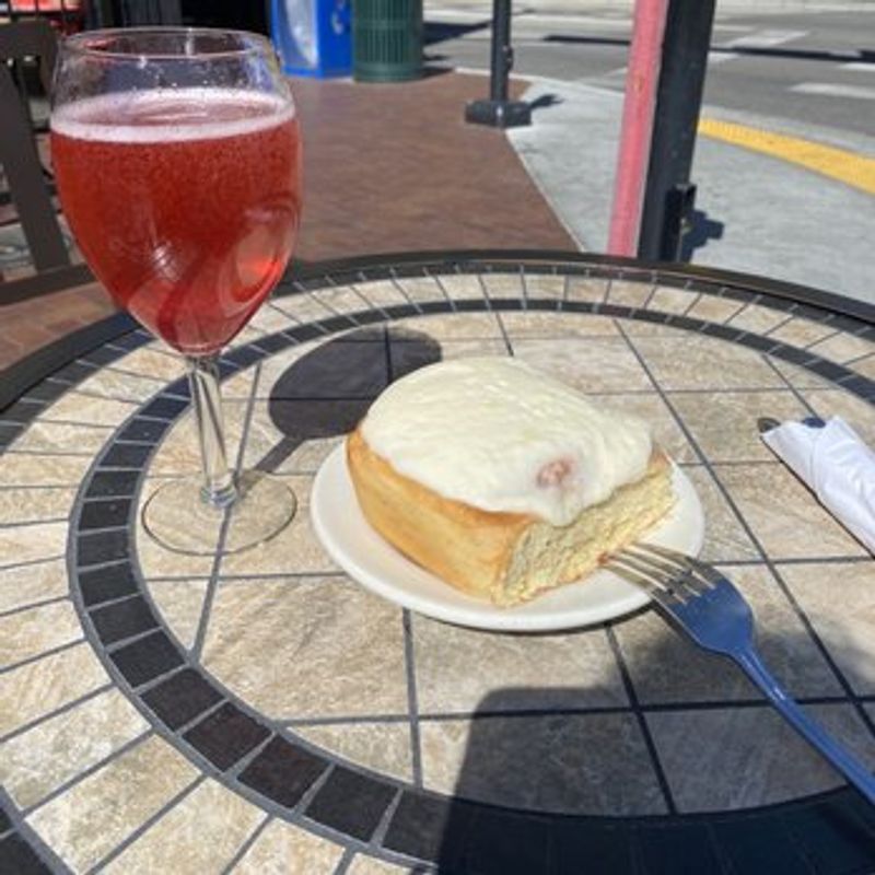 This Idaho Bakery-Cafe Serves Cinnamon Rolls Worth Setting Your Alarm For - Decor Hint Save Room For A Pastry Even If You Came For Coffee