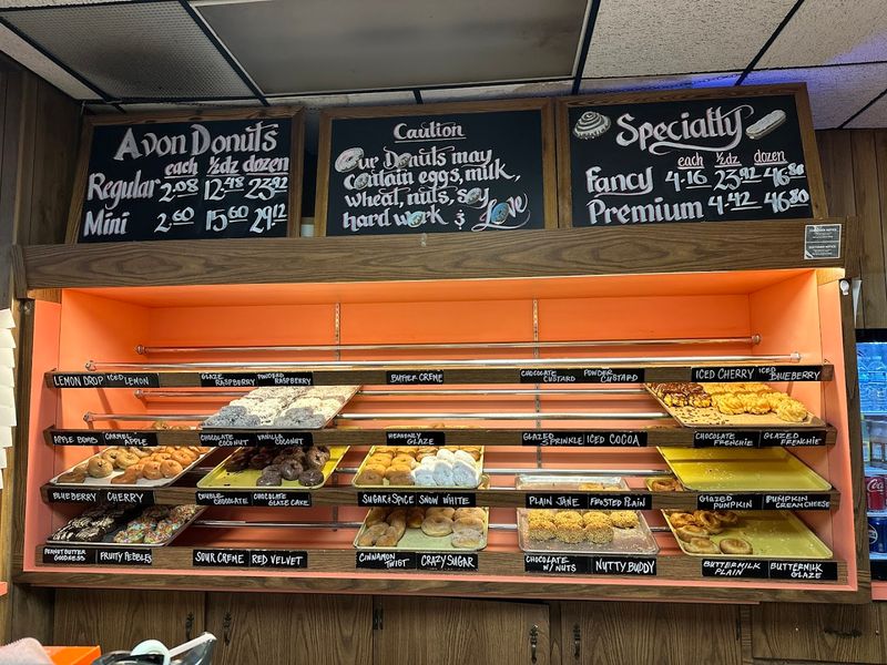 Avon Donuts Inc, Pontiac