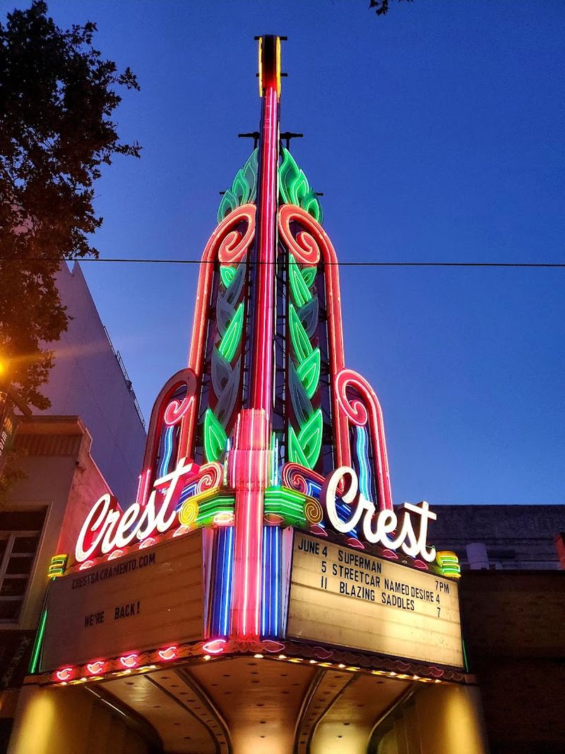 Crest Theatre, Sacramento