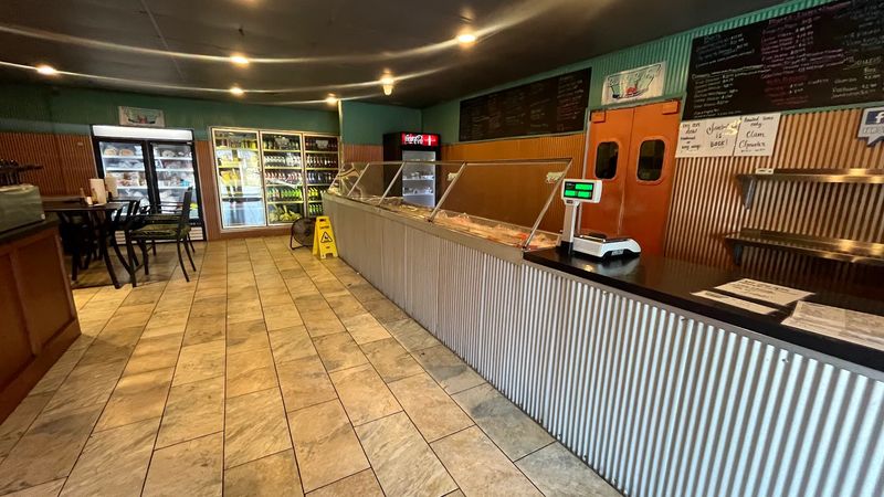 Simply Seafood Market And Cajun Diner