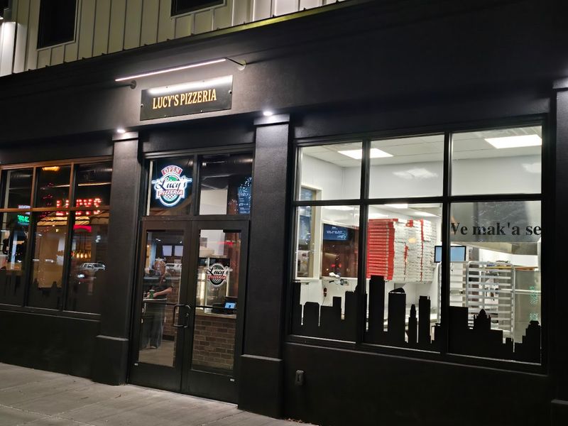 Lucy's NY Pizza