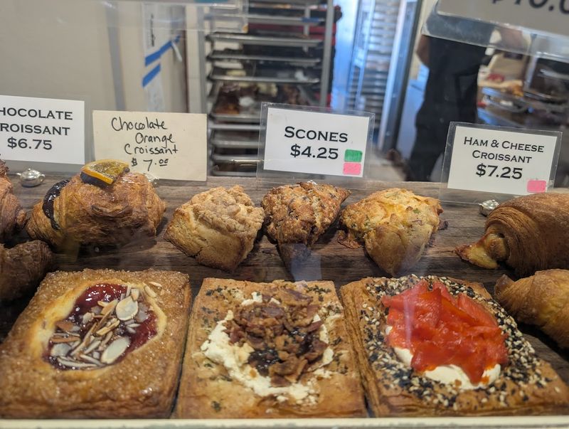 This Cozy Washington Bakery Serves Cinnamon Rolls That Feel Like Pure Morning Magic - Decor Hint The Morning Pastry Lineup That Changes Everything