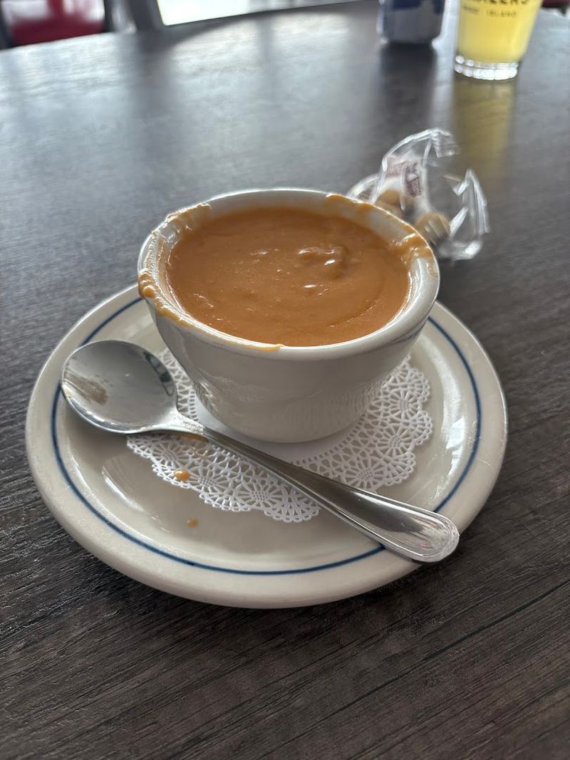The Humble Connecticut Seafood Spot Where One Bite Explains All The Hype - Decor Hint The Chowder That Earns Its Own Reputation
