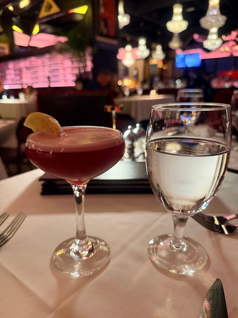 This Kentucky Restaurant Proves The State's Steakhouse Scene Is Absolutely Unbeatable - Decor Hint Kentucky Bourbon Pairings That Add A Local Touch