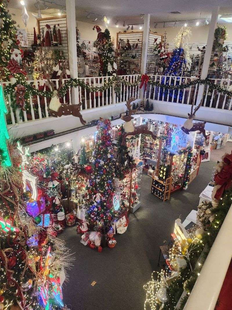 This Georgia Spot Celebrates Christmas 365 Days A Year And It's Absolutely Magical - Decor Hint Two Full Floors Of Christmas Merchandise That Could Keep You Browsing For Hours