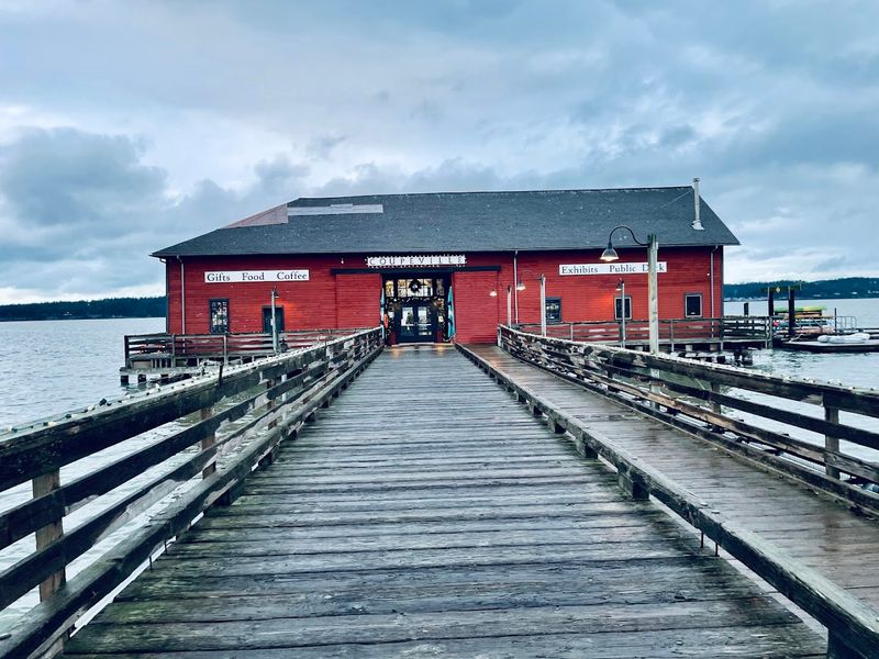 Seafood Lovers Need To Know About This Adorable Little Washington Town - Decor Hint Getting To This Town On The Ferry