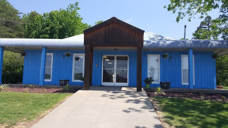 The Hidden Kentucky Animal Haven Where Kids And Adults Fall In Love With Every Visit - Decor Hint A Cafe On-Site That Keeps The Day Going Strong