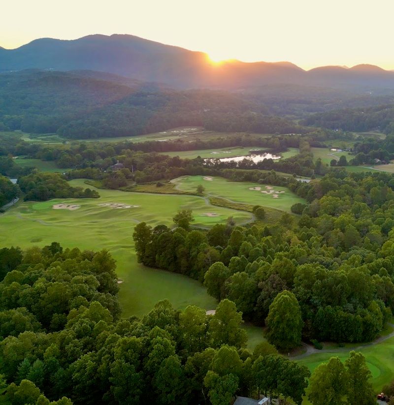 The Georgia Golf Course Where Mountain Views Might Just Make It The State's Finest - Decor Hint Resort Stay Options For A Full Golf Getaway