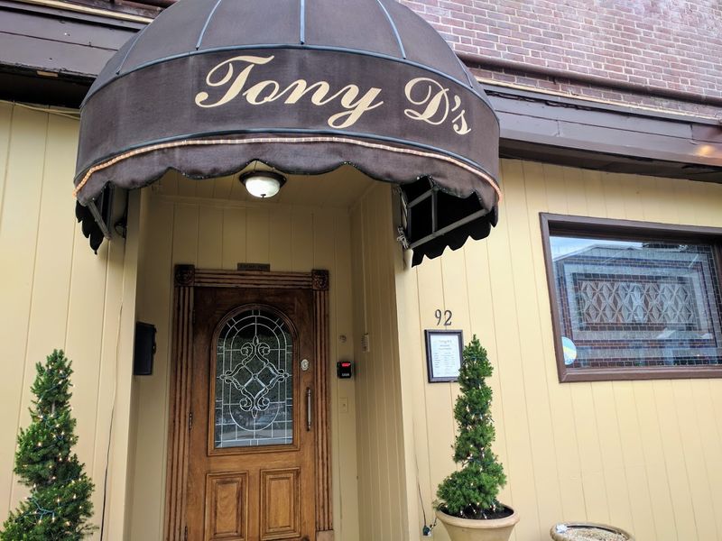 This Italian Spot In Connecticut Serves Calamari So Good People Can't Stop Talking About It - Decor Hint A Cozy Neighborhood Restaurant With Coastal Charm