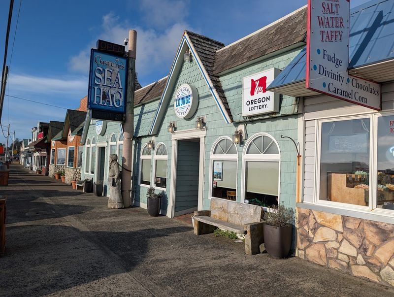 Gracie's Sea Hag Restaurant & Lounge, Depoe Bay