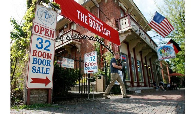 A Bookstore That Defies Logic