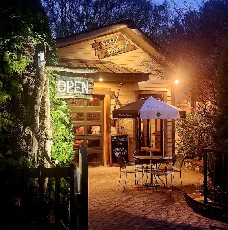 Snap Dragon Bar & Kitchen