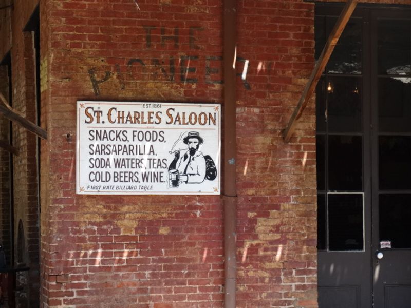 Few People Know About This Incredible Mountainside Saloon Hidden Away In California - Decor Hint Saloon Name With Serious Old-California Energy