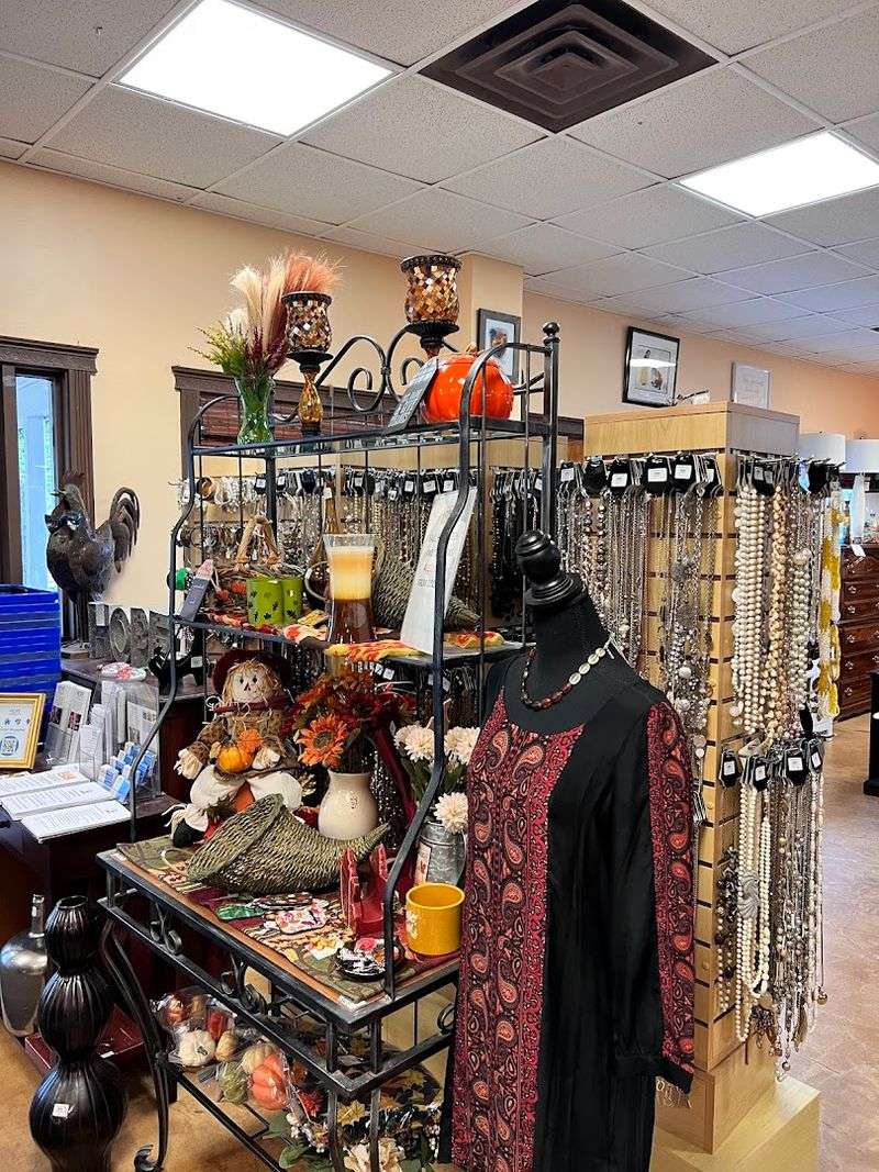 The HOPE Chest Thrift Store/Boutique, Oviedo