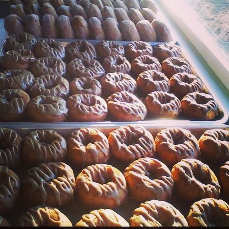 These 11 Donut Destinations Made Our New Hampshire Food Adventure Complete - Decor Hint Cider Bellies Doughnuts, Meredith