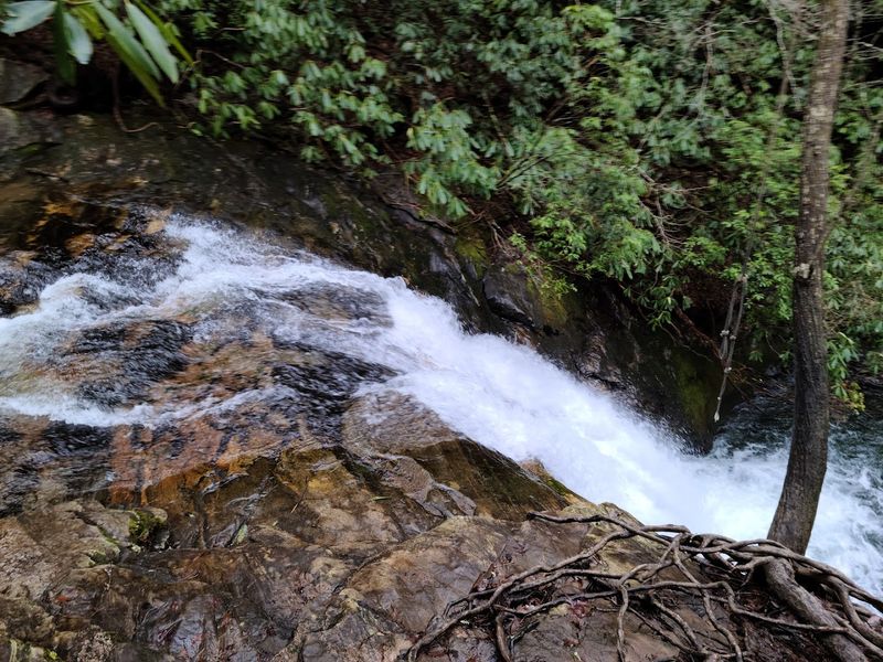 Stunning Scenery Lines Every Step Of The Hike