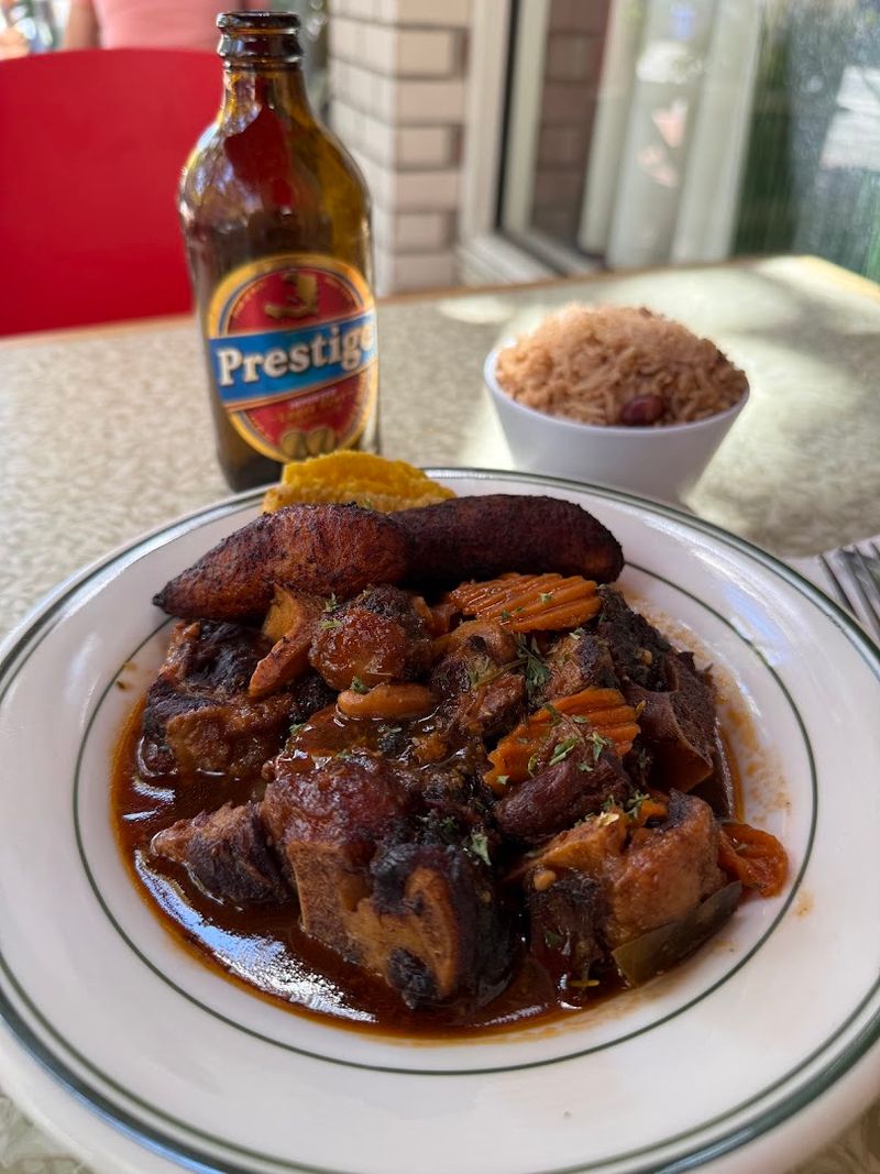 Braised Oxtails Bring The Slow-Cooked Comfort