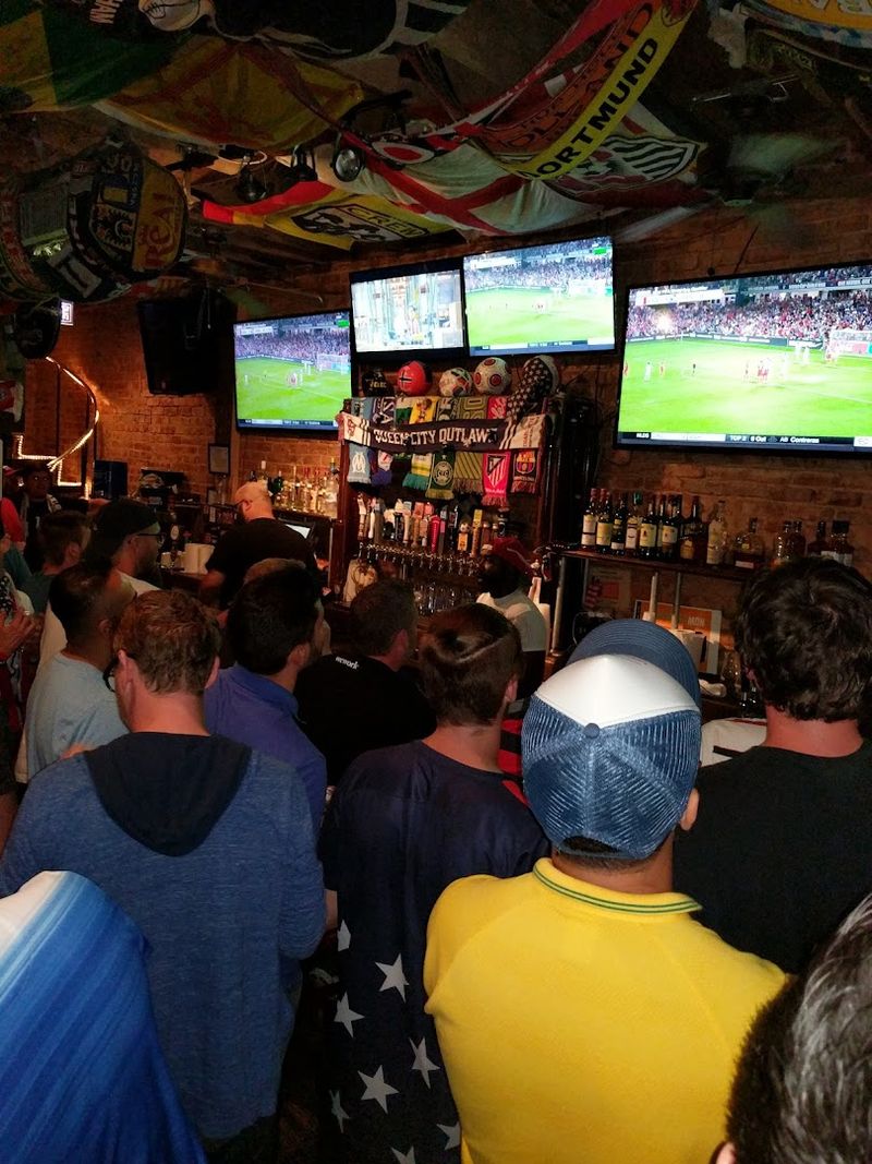 The Best North Carolina Soccer Bars To Watch The World Cup With Fellow Fans - Decor Hint Courtyard Hooligans
