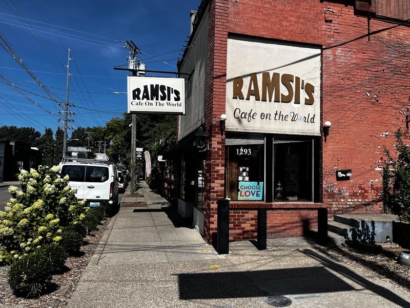 Ramsi's Cafe On The World