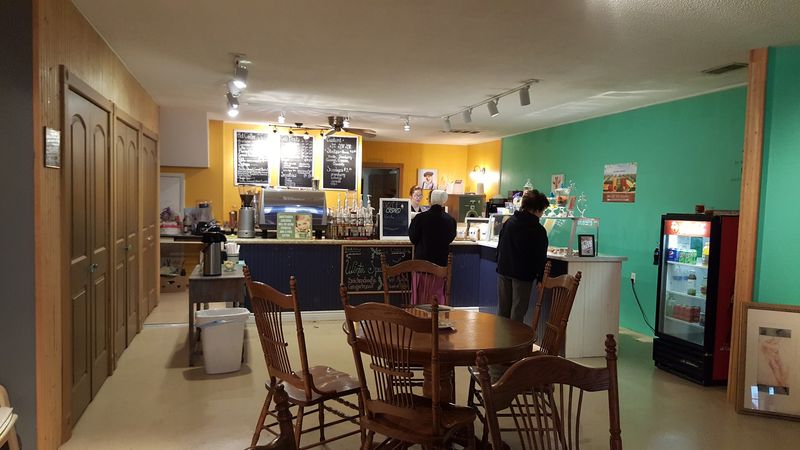 This Charming Amish Town In Missouri Feels Like A Step Back In Time - Decor Hint Fresh-Baked Goods That Smell Like A Dream