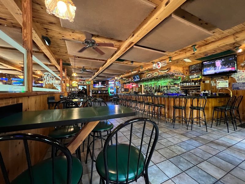 The Seafood At These 9 Wisconsin Restaurants Is Worth Going Out Of Your Way For - Decor Hint Fish Tales Restaurant