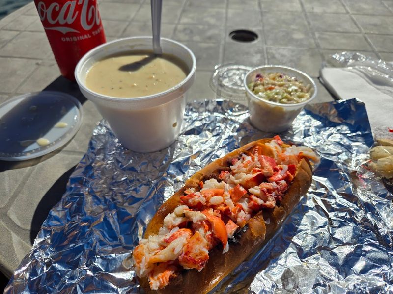 The Best Lobster Roll In Connecticut Is Served At This Cozy Seafood Spot - Decor Hint Simple Seafood Done The Classic Way
