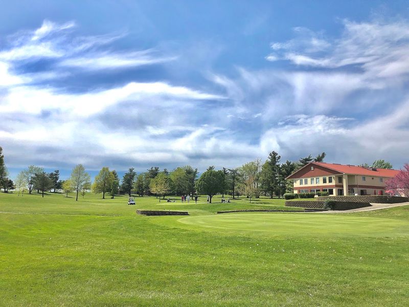 Bright Leaf Golf Resort