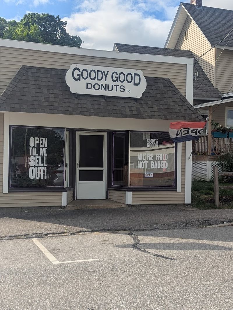 These 11 Donut Destinations Made Our New Hampshire Food Adventure Complete - Decor Hint Goody Good Donuts, Laconia