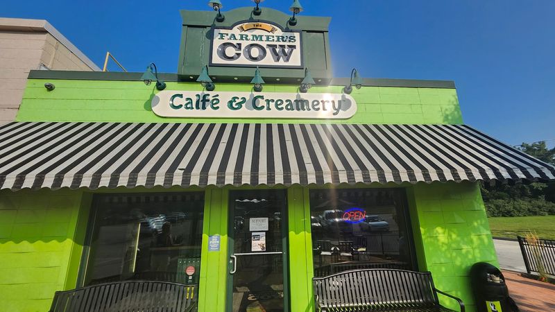 The Farmer's Cow Calfé, Mansfield