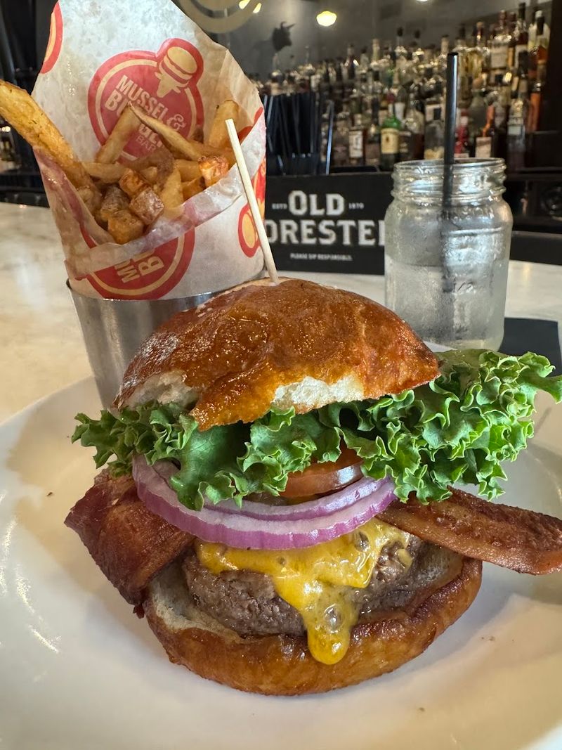 These 11 Kentucky Cheeseburgers Are Worth The Drive For Just One Bite - Decor Hint Mussel & Burger Bar, Louisville