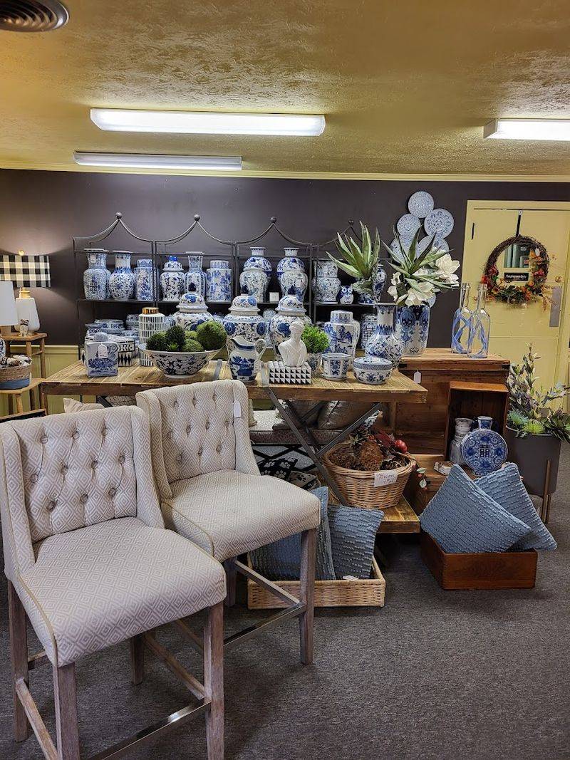 Scout Antique & Modern