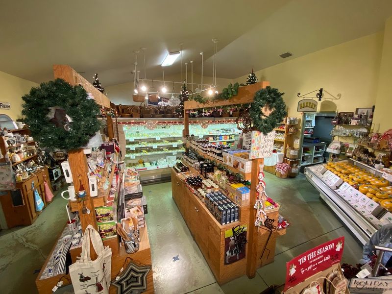 12 California Factory Tours That Turn Everyday Curiosity Into A Fun Day Out - Decor Hint Oakdale Cheese & Specialties, Oakdale